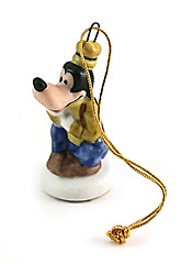 Goofy sitzend auf Sockel Weihnachtsbaumhänger (SCHMID) 4cm