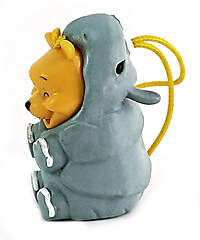 Winnie Puuh im Nashorn (PEEK-A-POOH) Kleinfigur 6cm mit Kordel